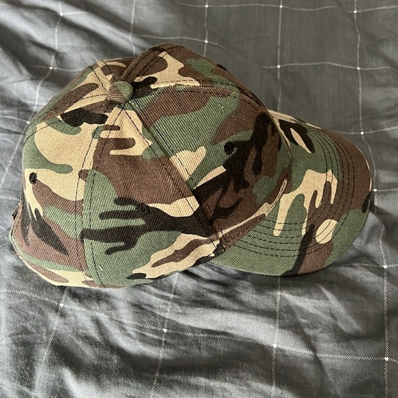 Camouflage Baseball Cap - Picture 2 of 4